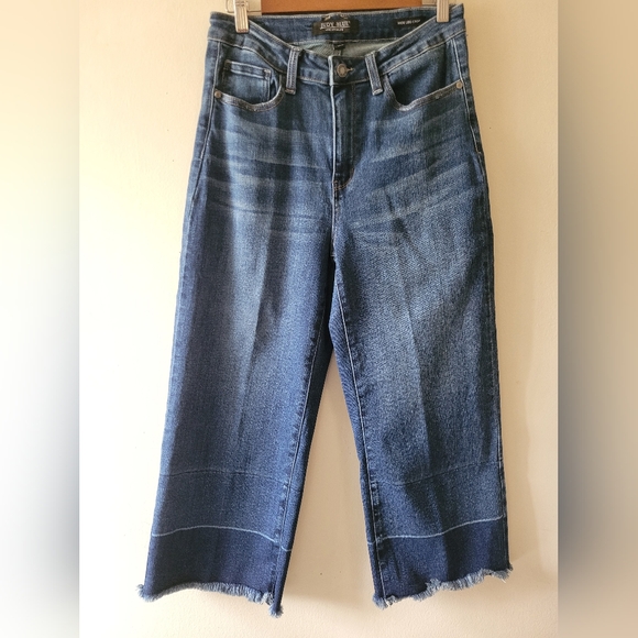 Judy Blue Medium Wash High Rise Raw Hem Wide Leg Crop Stretch Denim Jeans 11/30 - Picture 2 of 11